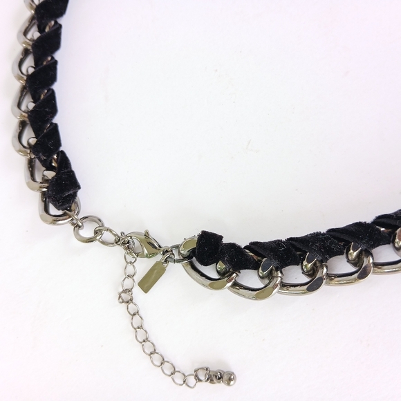 Lani Blue Statement Necklace Flower Velvet - Picture 3 of 5